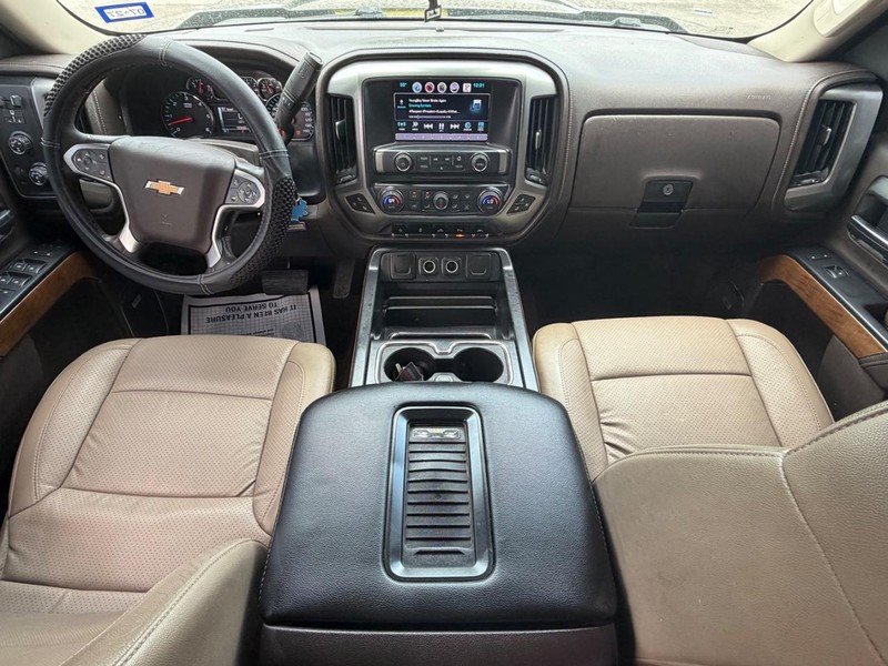Chevrolet Silverado 1500 Vehicle Full-screen Gallery Image 20