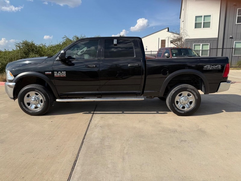 Ram 2500 Vehicle Full-screen Gallery Image 03