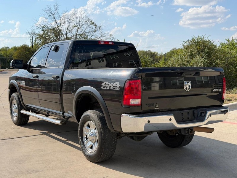 Ram 2500 Vehicle Full-screen Gallery Image 04