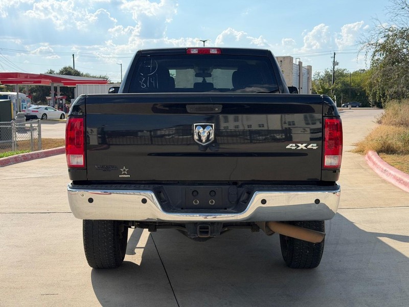Ram 2500 Vehicle Full-screen Gallery Image 05