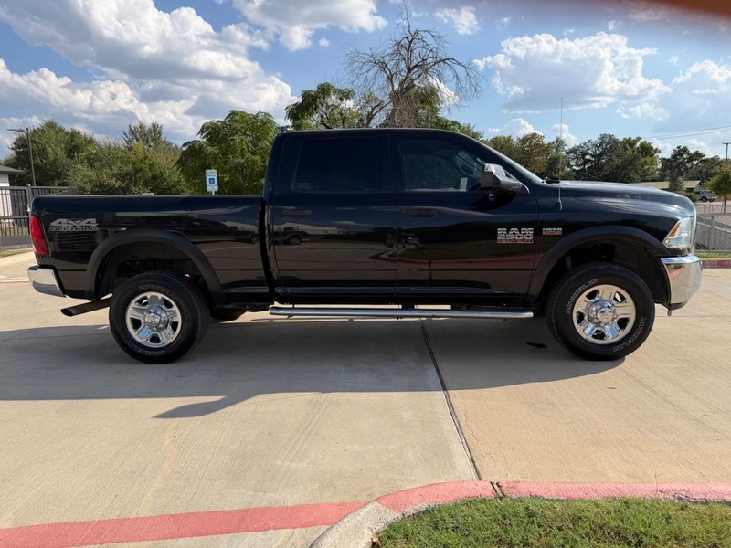 Ram 2500 Vehicle Full-screen Gallery Image 07