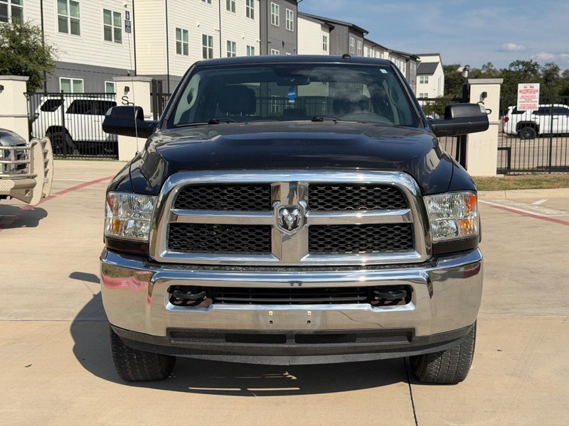 Ram 2500 Vehicle Full-screen Gallery Image 09