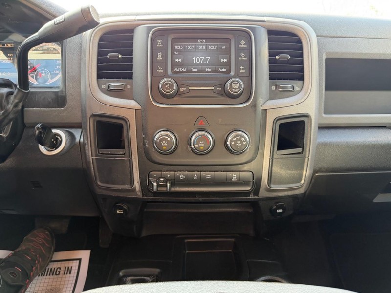 Ram 2500 Vehicle Full-screen Gallery Image 14