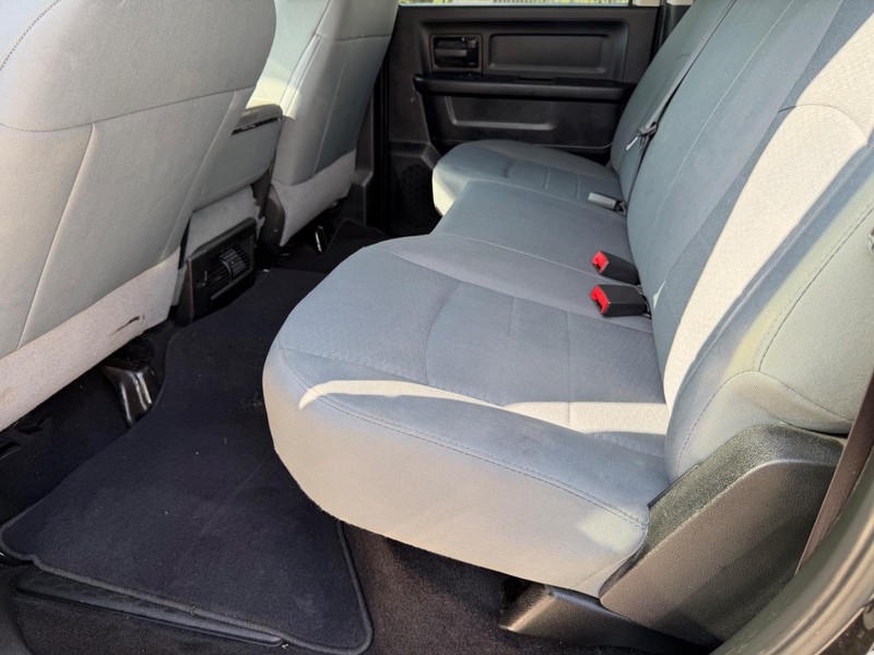 Ram 2500 Vehicle Full-screen Gallery Image 18