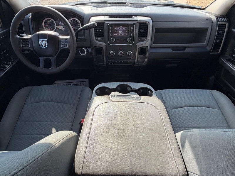 Ram 2500 Vehicle Full-screen Gallery Image 21