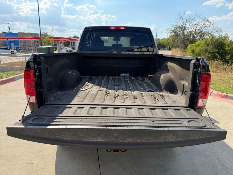 Ram 2500 Vehicle Full-screen Gallery Image 22