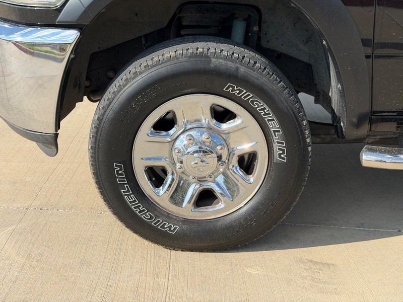 Ram 2500 Vehicle Full-screen Gallery Image 23