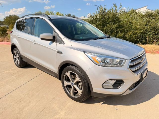 Ford Escape Vehicle Full-screen Gallery Image 08