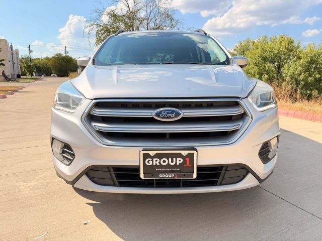Ford Escape Vehicle Full-screen Gallery Image 09