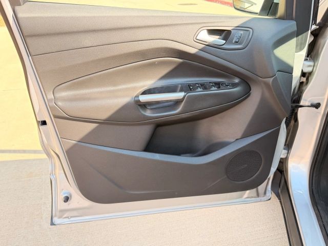 Ford Escape Vehicle Full-screen Gallery Image 10