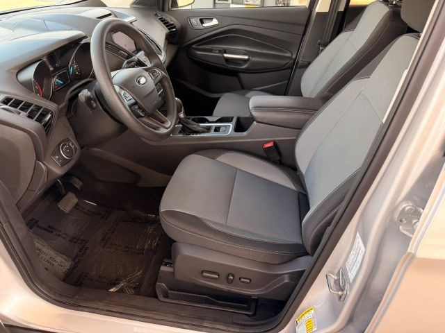 Ford Escape Vehicle Full-screen Gallery Image 11