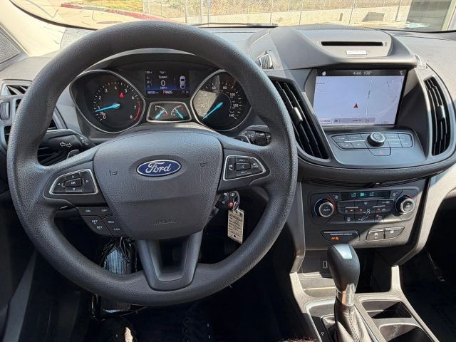 Ford Escape Vehicle Full-screen Gallery Image 13
