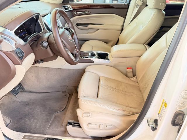 Cadillac SRX Vehicle Full-screen Gallery Image 14