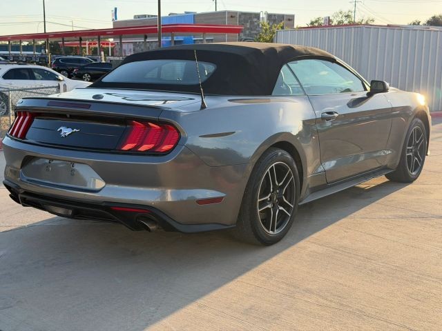 Ford Mustang Vehicle Full-screen Gallery Image 06