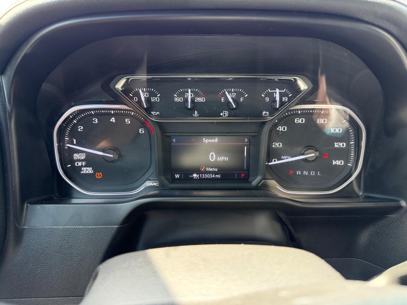GMC Sierra 1500 Vehicle Full-screen Gallery Image 13