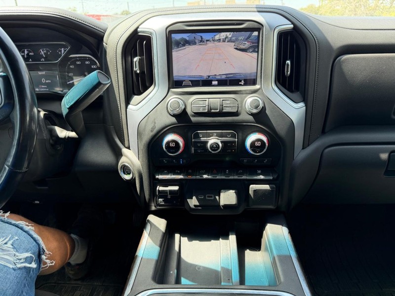 GMC Sierra 1500 Vehicle Full-screen Gallery Image 15