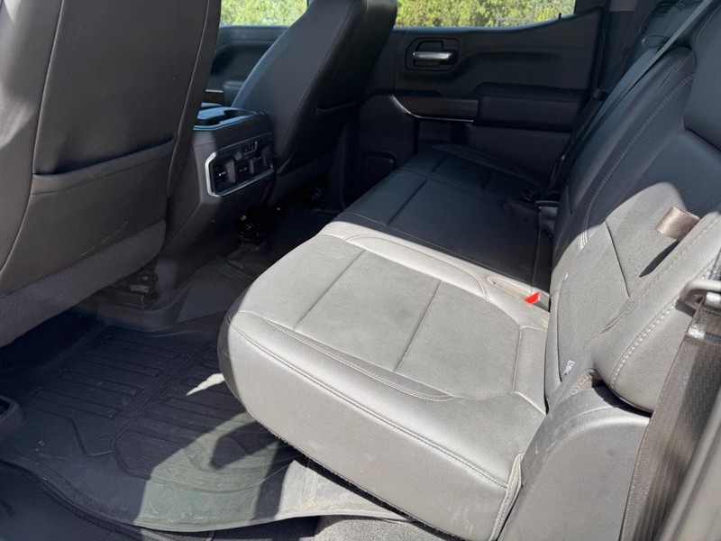 GMC Sierra 1500 Vehicle Full-screen Gallery Image 17