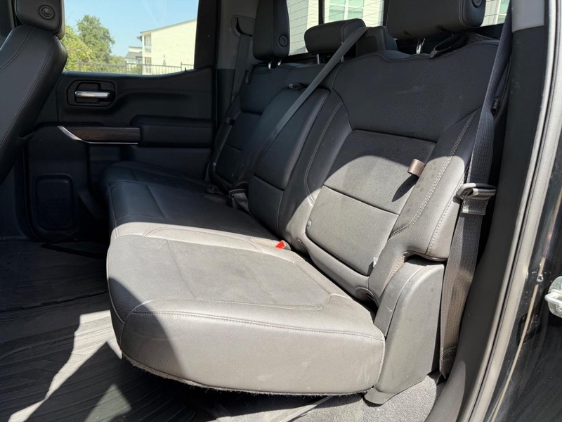 GMC Sierra 1500 Vehicle Full-screen Gallery Image 18