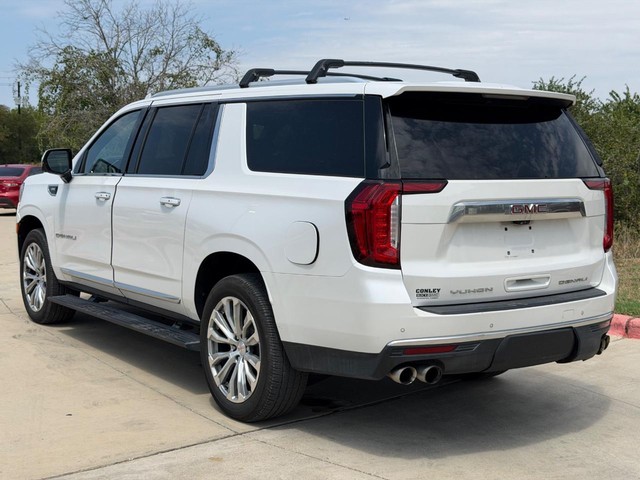 GMC Yukon XL Vehicle Full-screen Gallery Image 04