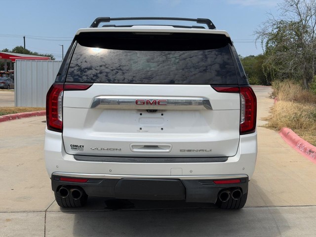 GMC Yukon XL Vehicle Full-screen Gallery Image 05
