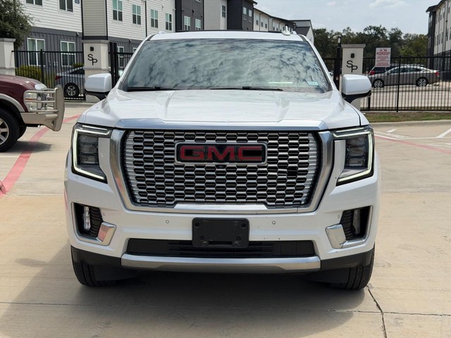 GMC Yukon XL Vehicle Full-screen Gallery Image 09