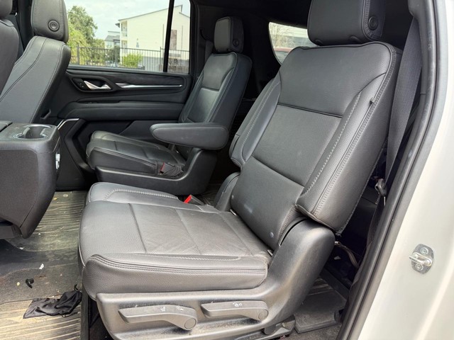 GMC Yukon XL Vehicle Full-screen Gallery Image 18