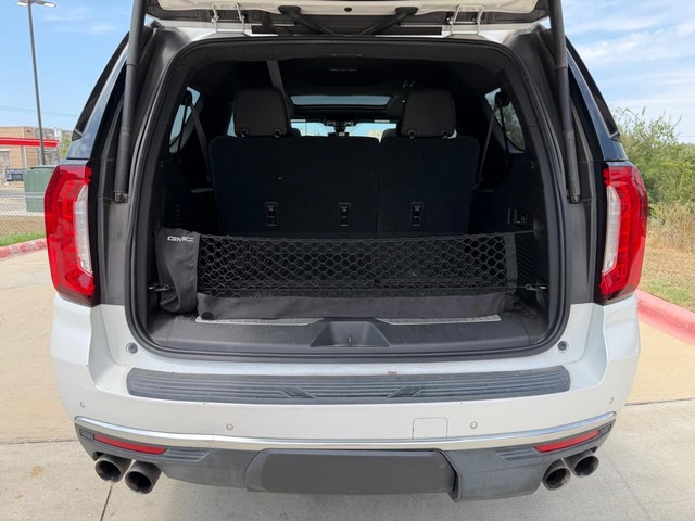 GMC Yukon XL Vehicle Full-screen Gallery Image 22