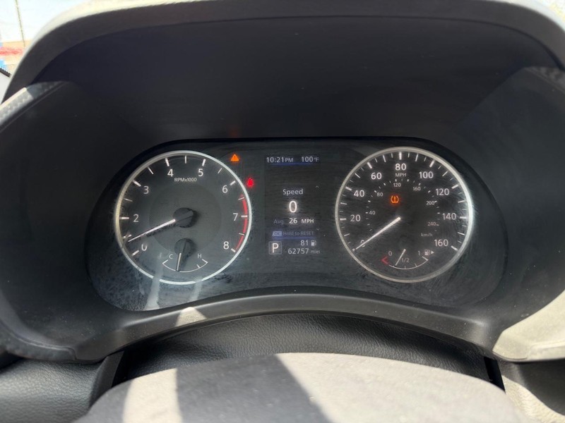 Nissan Sentra Vehicle Full-screen Gallery Image 13