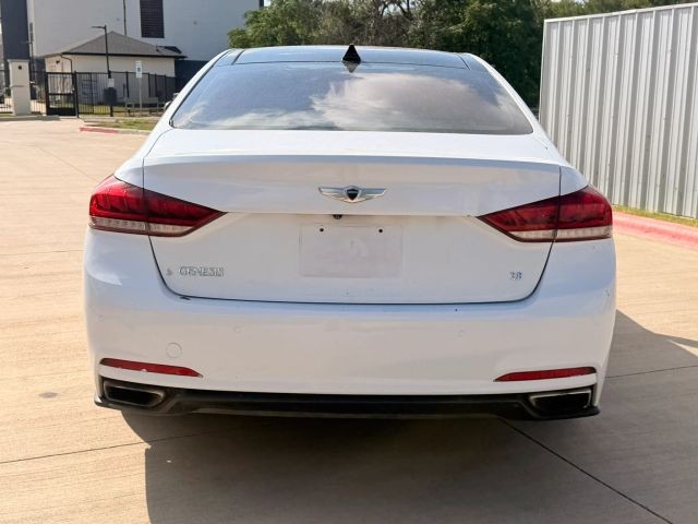 Hyundai Genesis Vehicle Full-screen Gallery Image 05