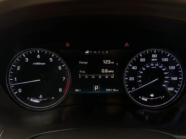Hyundai Genesis Vehicle Full-screen Gallery Image 17