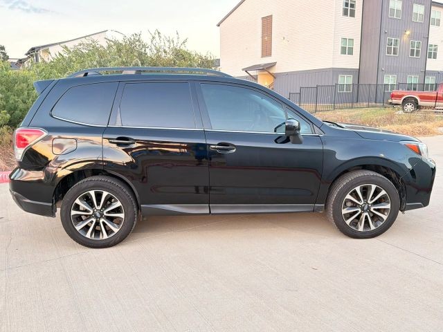 Subaru Forester Vehicle Full-screen Gallery Image 07