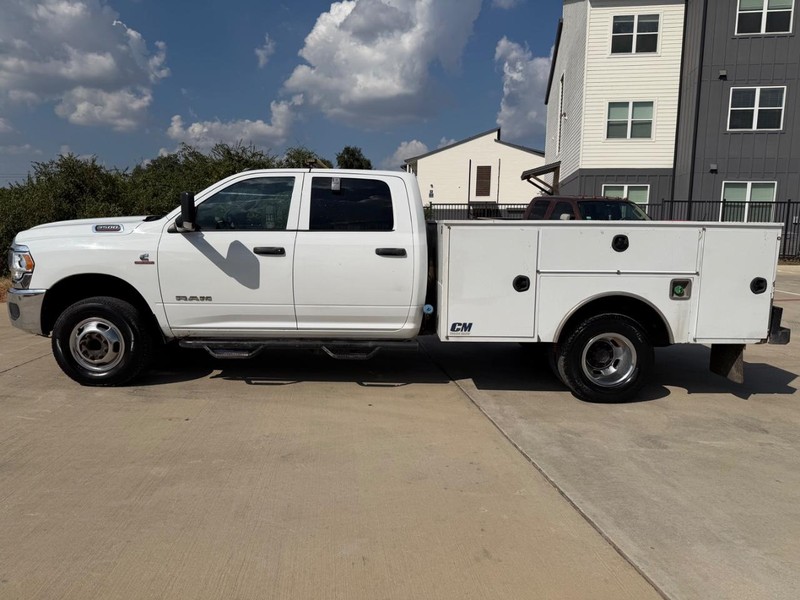Ram 3500 Chassis Cab Vehicle Full-screen Gallery Image 03