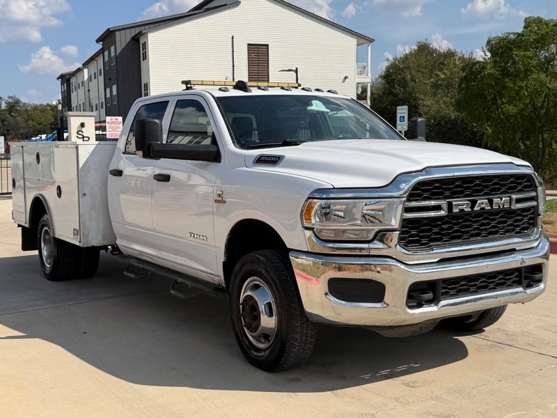 Ram 3500 Chassis Cab Vehicle Full-screen Gallery Image 08