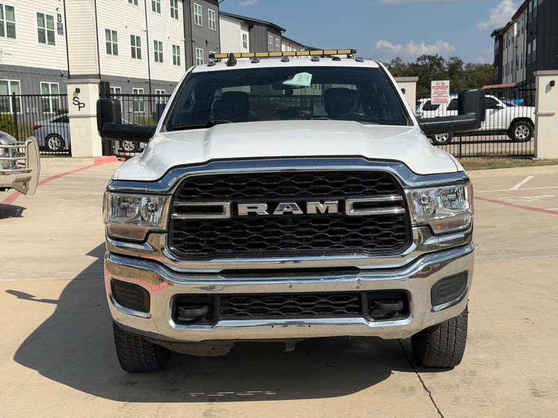 Ram 3500 Chassis Cab Vehicle Full-screen Gallery Image 09