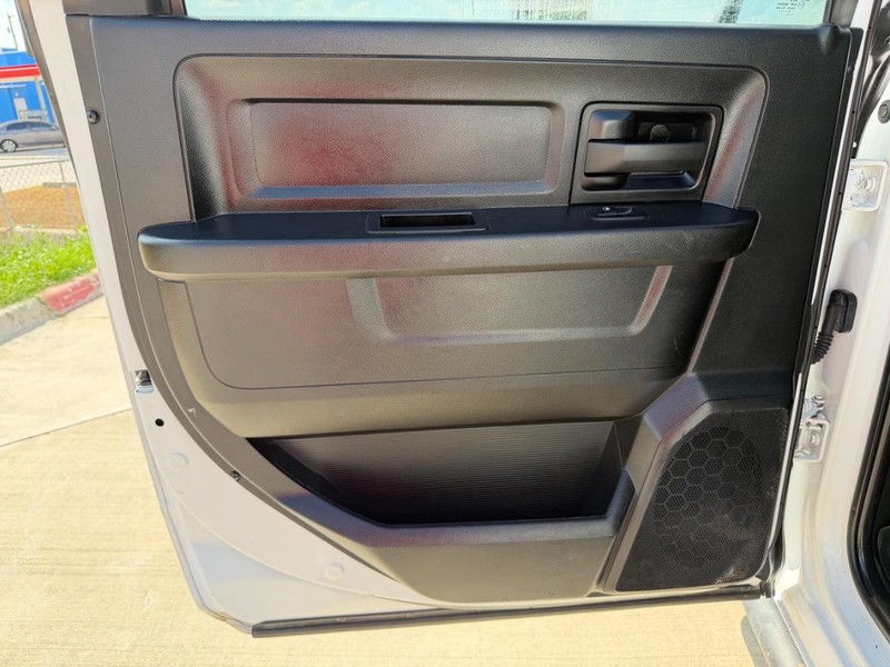 Ram 3500 Chassis Cab Vehicle Full-screen Gallery Image 17