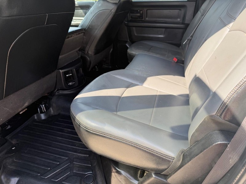 Ram 3500 Chassis Cab Vehicle Full-screen Gallery Image 18