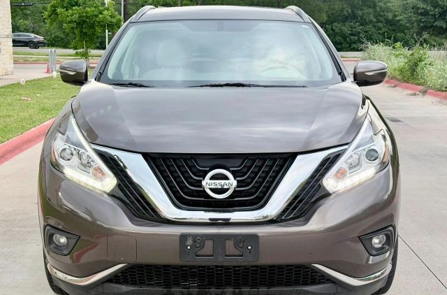 Nissan Murano Vehicle Full-screen Gallery Image 02