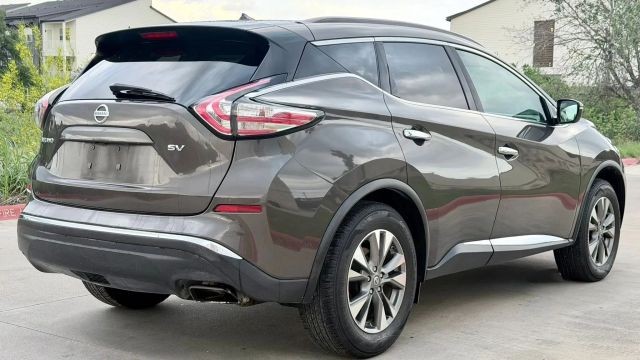 Nissan Murano Vehicle Full-screen Gallery Image 04