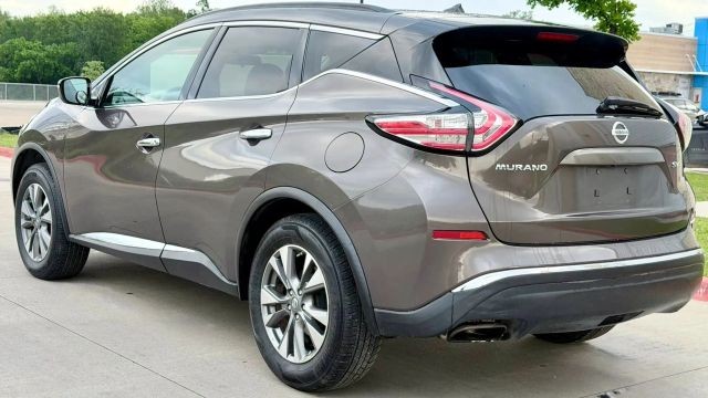 Nissan Murano Vehicle Full-screen Gallery Image 05