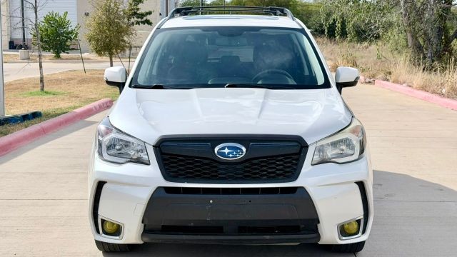 Subaru Forester Vehicle Full-screen Gallery Image 03