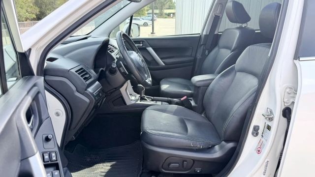 Subaru Forester Vehicle Full-screen Gallery Image 07