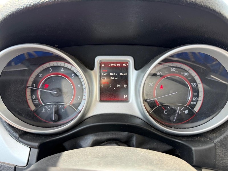 Dodge Journey Vehicle Full-screen Gallery Image 13