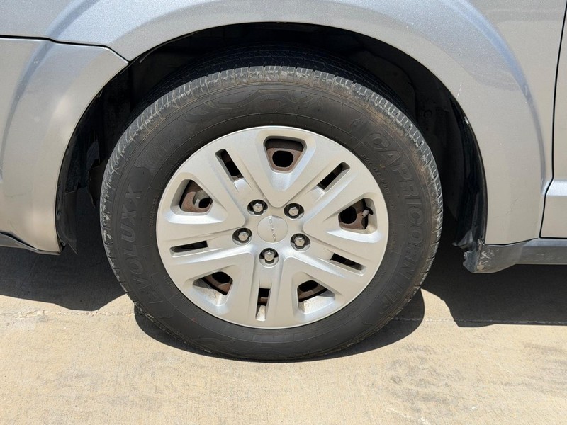 Dodge Journey Vehicle Full-screen Gallery Image 21