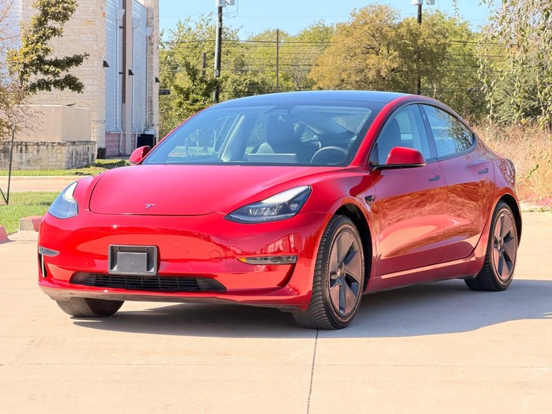 Tesla Model 3 Vehicle Full-screen Gallery Image 02