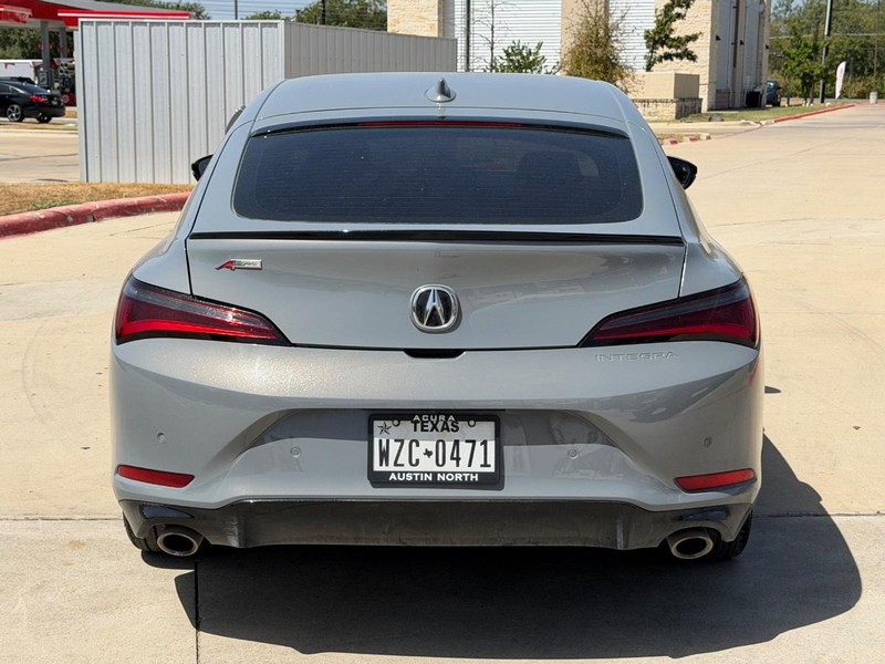 Acura Integra Vehicle Full-screen Gallery Image 05