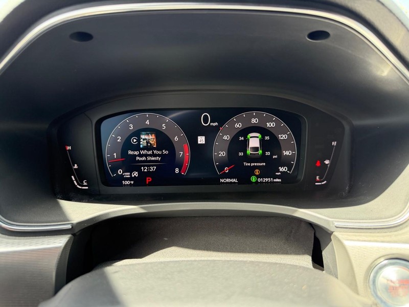Acura Integra Vehicle Full-screen Gallery Image 13