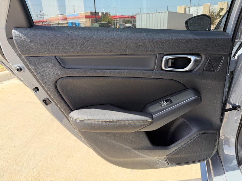 Acura Integra Vehicle Full-screen Gallery Image 16