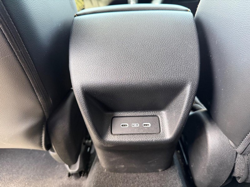 Acura Integra Vehicle Full-screen Gallery Image 19
