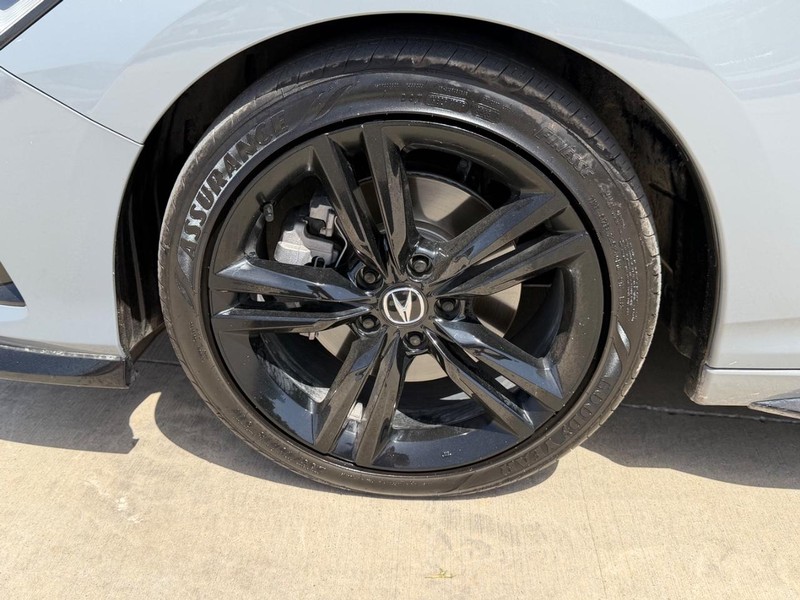 Acura Integra Vehicle Full-screen Gallery Image 23