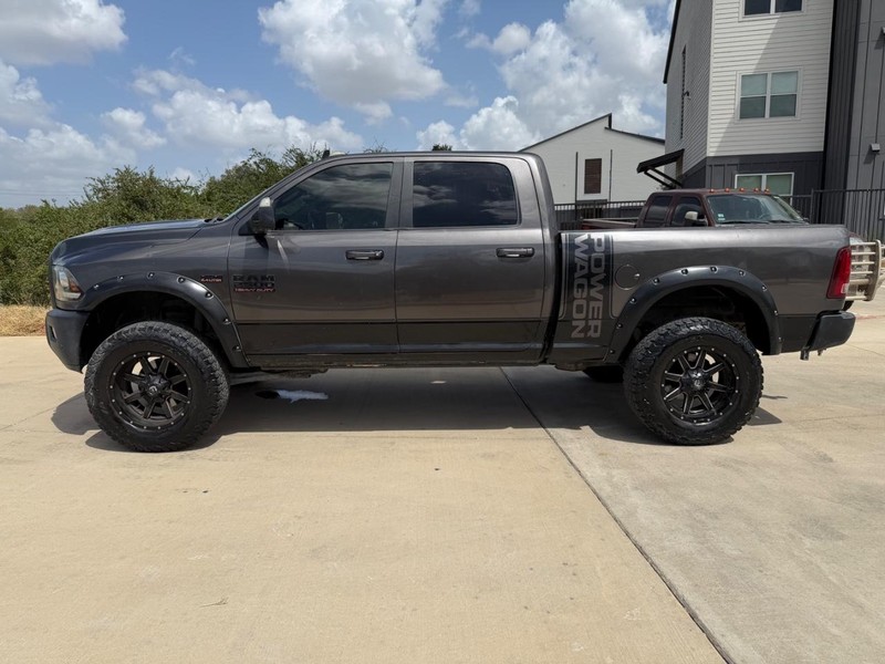 Ram 2500 Vehicle Full-screen Gallery Image 03